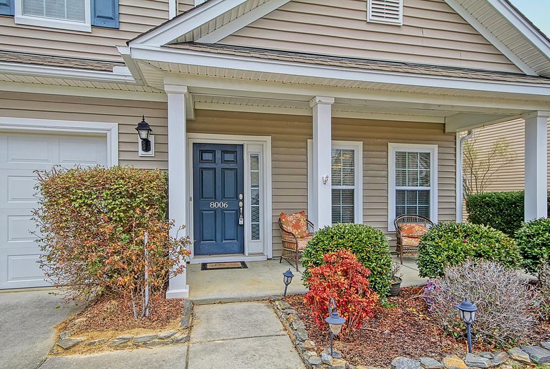 8006 Henderson Rd, Summerville, SC 29483