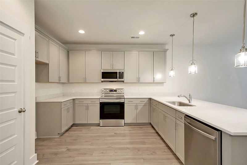 7742 Park Gate Dr, North Charleston, SC 29418