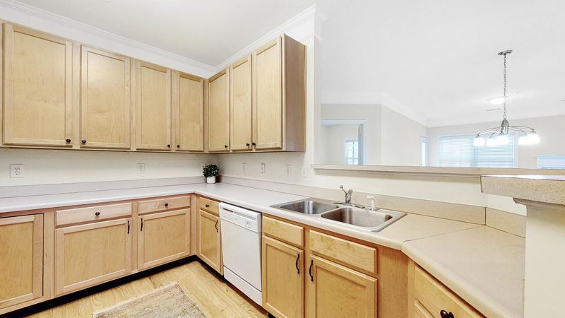 1025 Riverland Woods Pl #113, Charleston, SC 29412