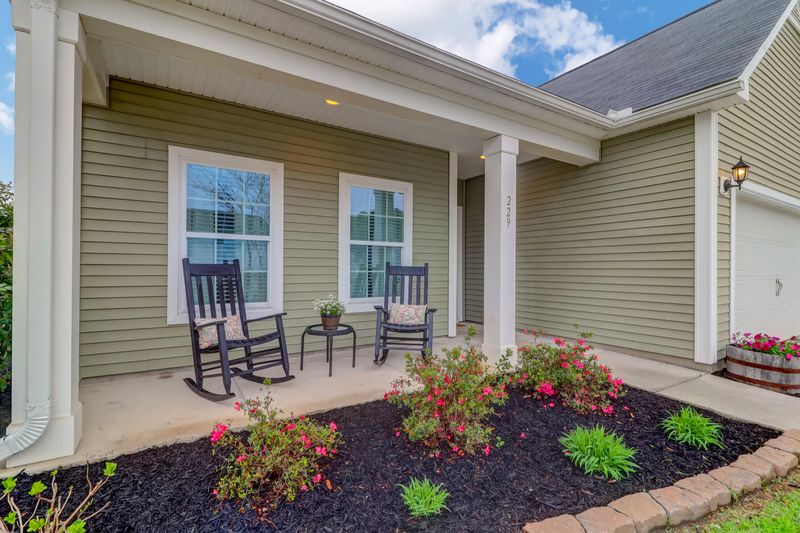 229 Loocock Dr, Goose Creek, SC 29445
