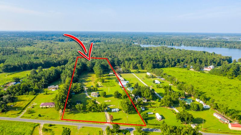 1077 Thomas Walters Rd, Pineville, SC 29468