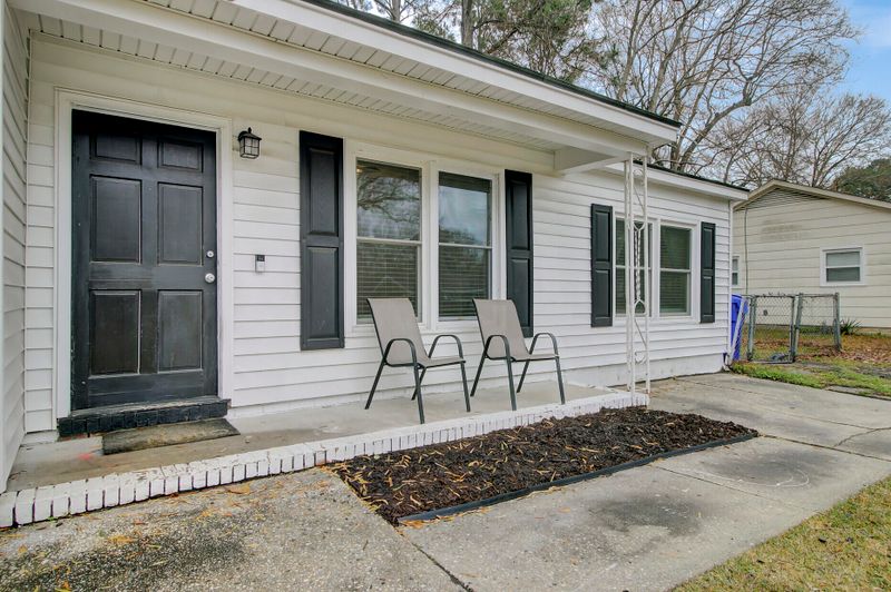 7663 Hillview Ln, North Charleston, SC 29420