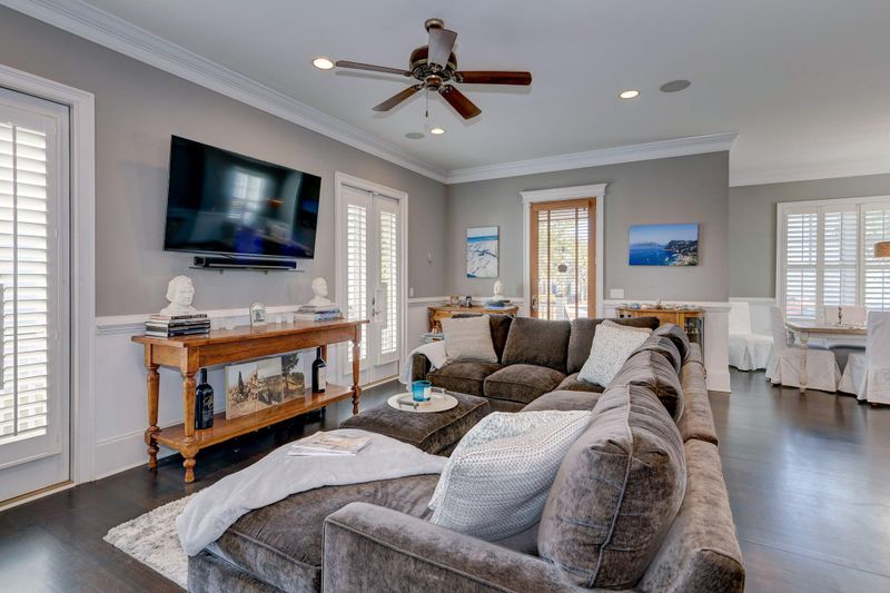 1439 Penshell Pl, Mount Pleasant, SC 29464