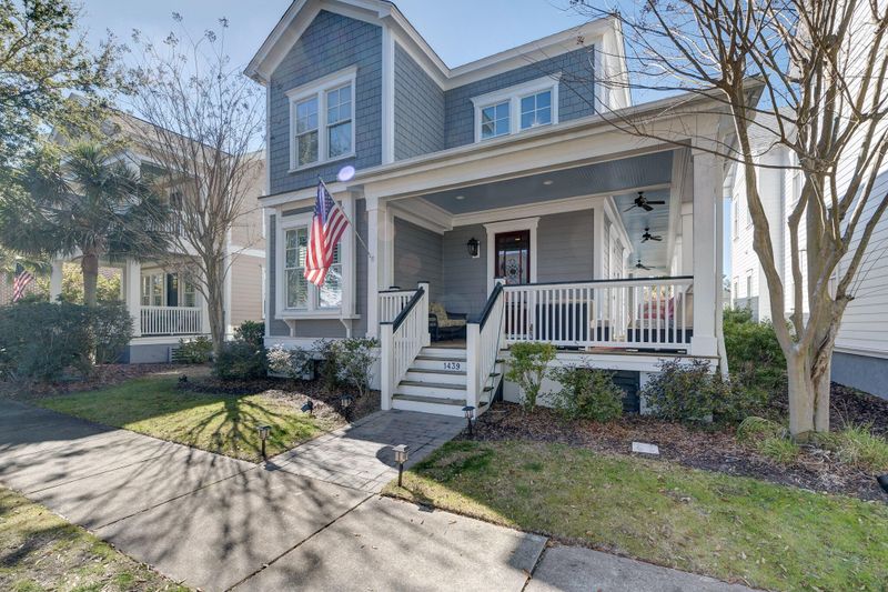 1439 Penshell Pl, Mount Pleasant, SC 29464