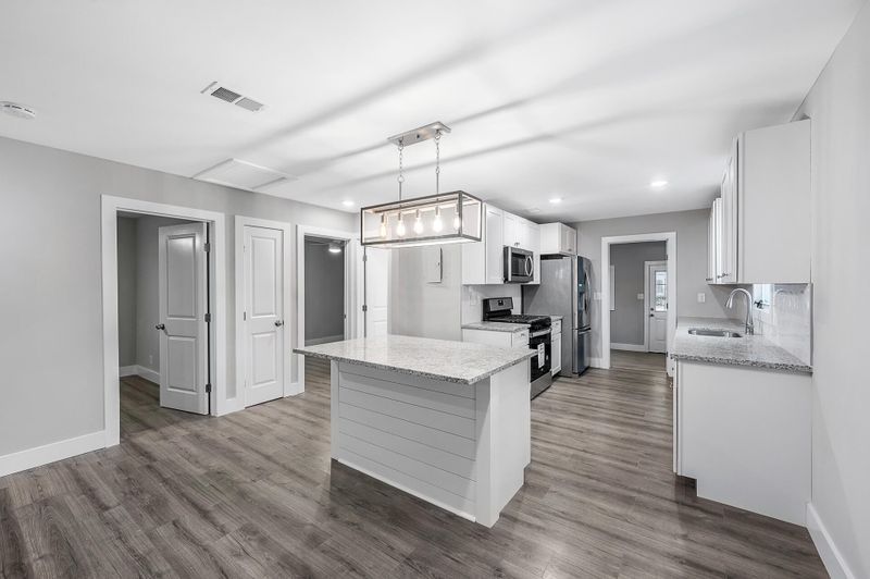 905 Locksley Dr, Charleston, SC 29407