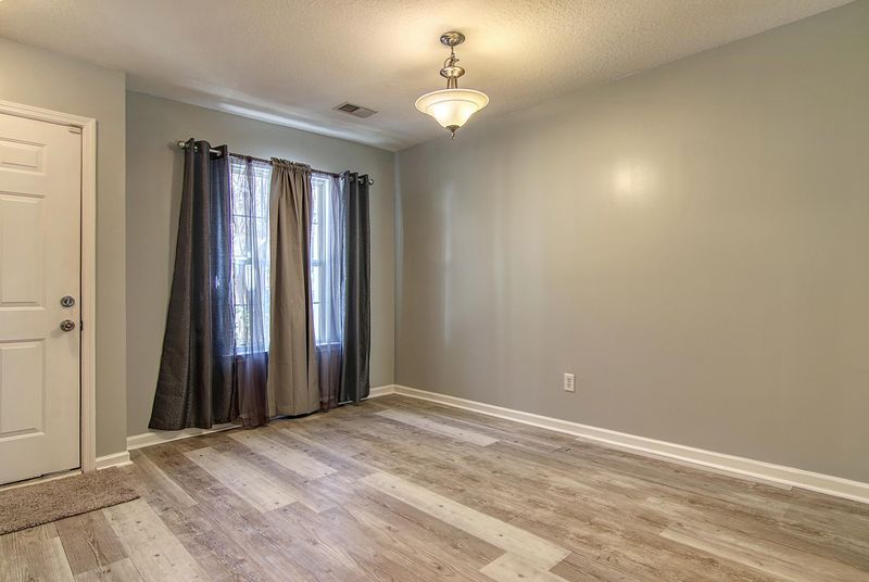 7885 Montview Rd, North Charleston, SC 29418