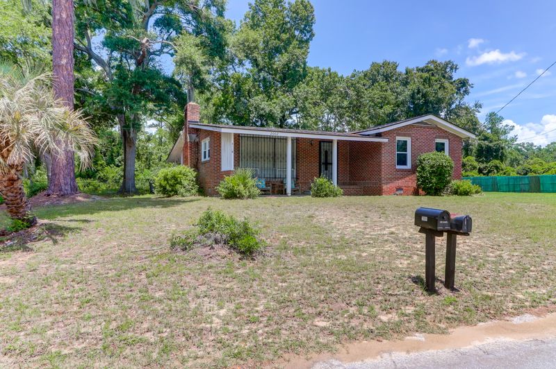 2002 Jedi St, North Charleston, SC 29406