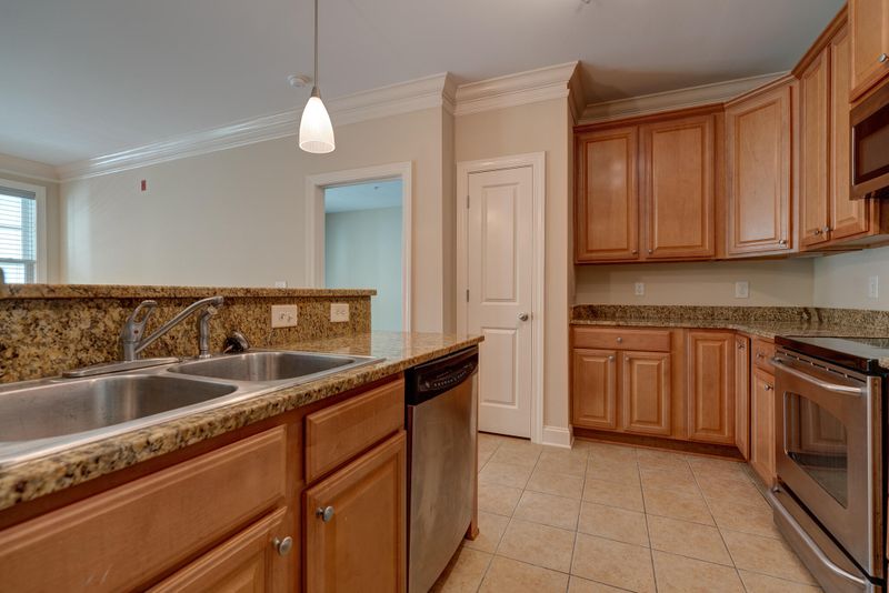 1900 Belle Isle Ave #101, Mount Pleasant, SC 29464