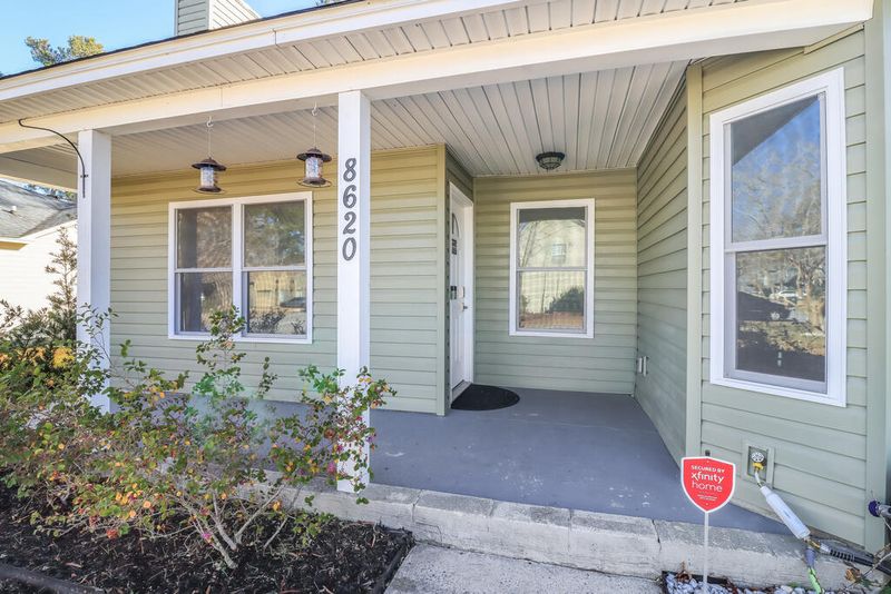 8620 Roanoke Dr, North Charleston, SC 29406
