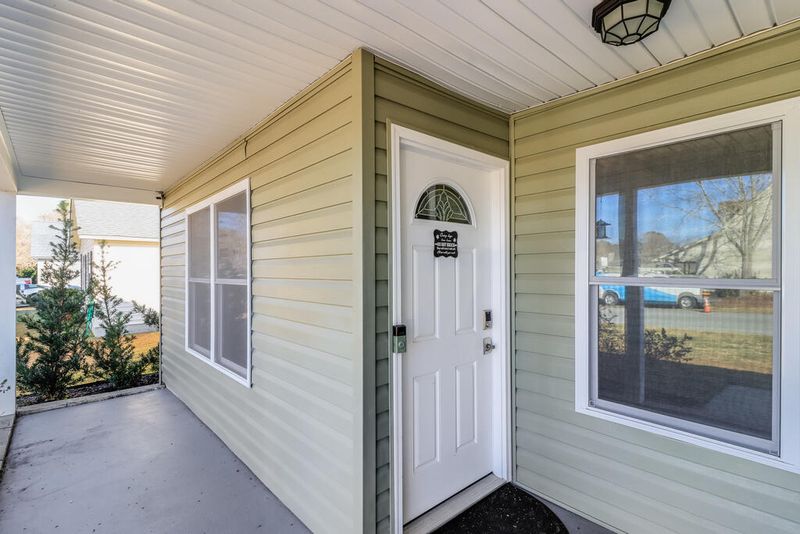 8620 Roanoke Dr, North Charleston, SC 29406