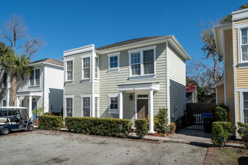 152 Spring St #D, Charleston, SC 29403