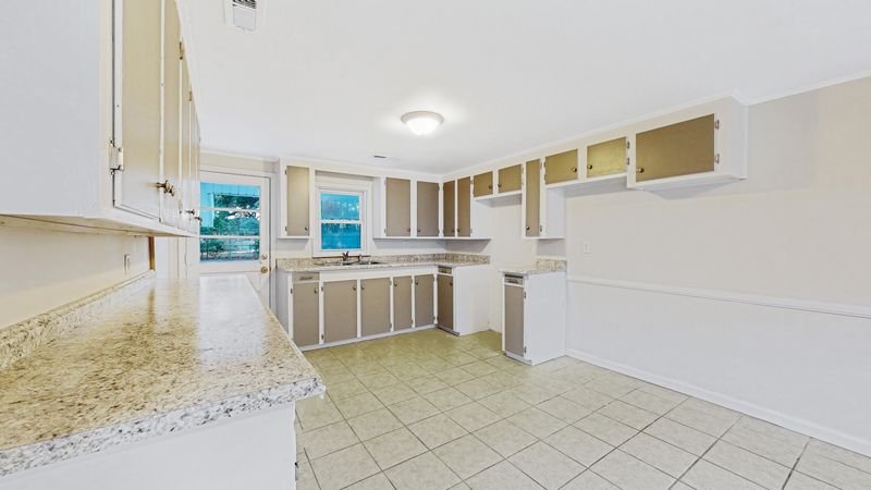 108 Oak Dr, Summerville, SC 29483