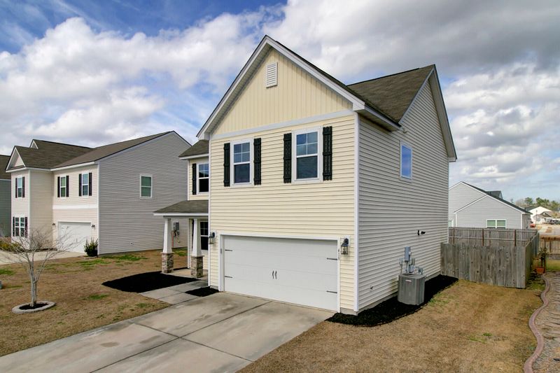 418 Philbrick Dr, Goose Creek, SC 29445