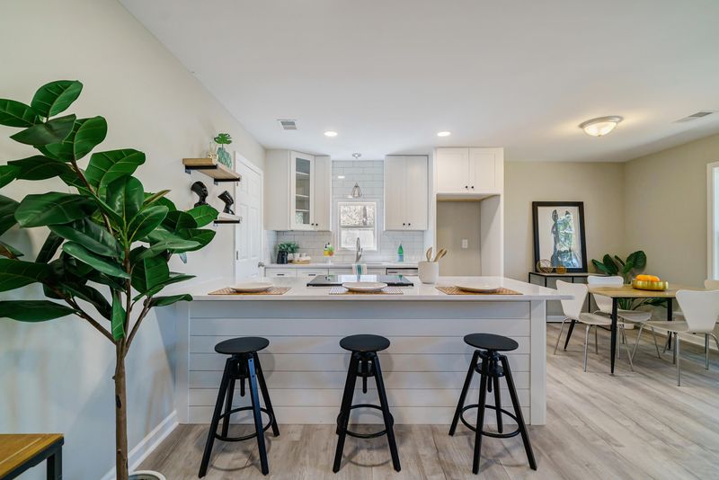 1952 Woodland Rd, Charleston, SC 29414