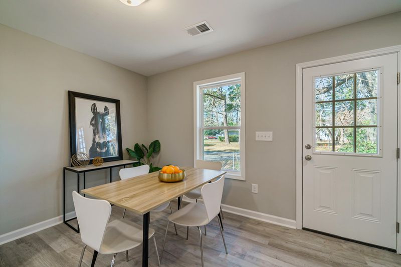 1952 Woodland Rd, Charleston, SC 29414