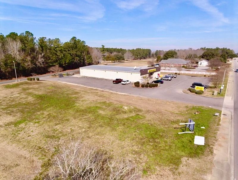 1391 Highway 52, Bonneau, SC 29431