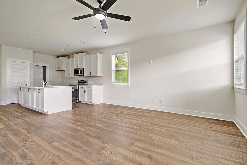 7764 Park Gate Dr, North Charleston, SC 29418