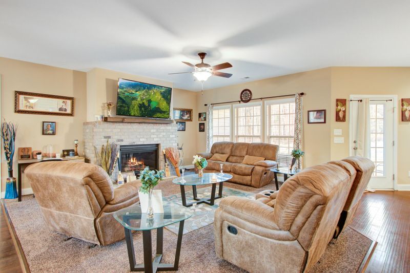 1042 Manigault Dr, Moncks Corner, SC 29461