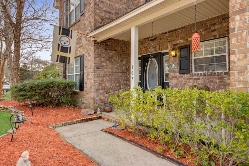 107 N Pembroke Dr, Goose Creek, SC 29445