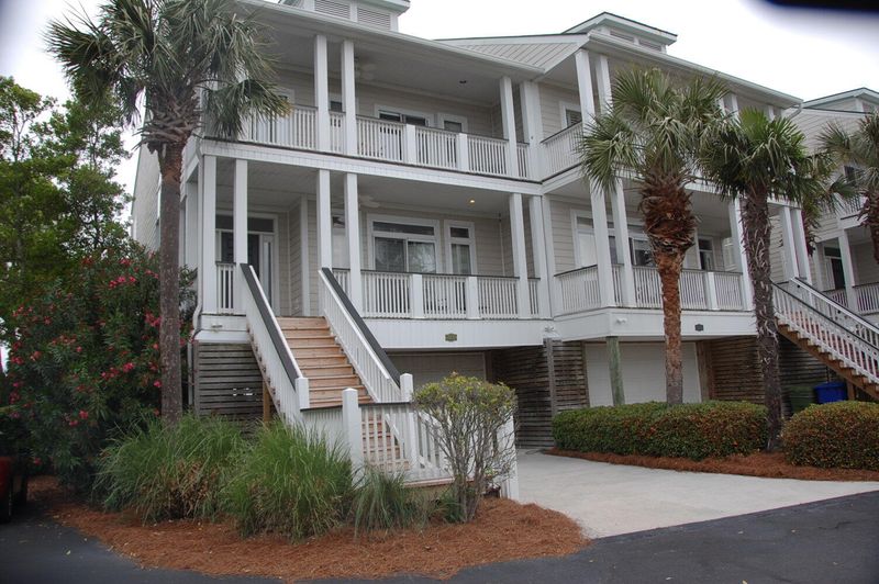 2200 Folly Rd, Charleston, SC 29412