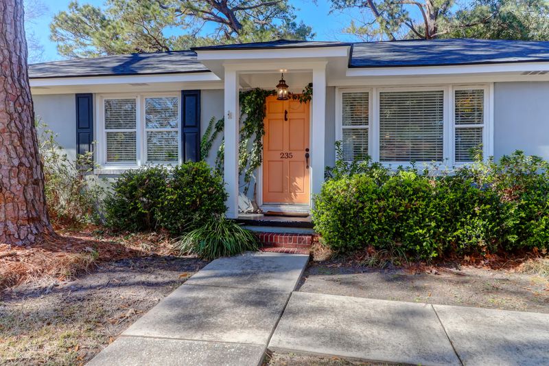 235 Stinson Dr, Charleston, SC 29407