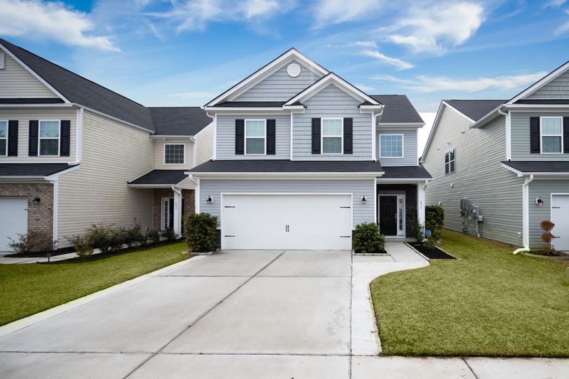 831 Redbud Ln, Summerville, SC 29486