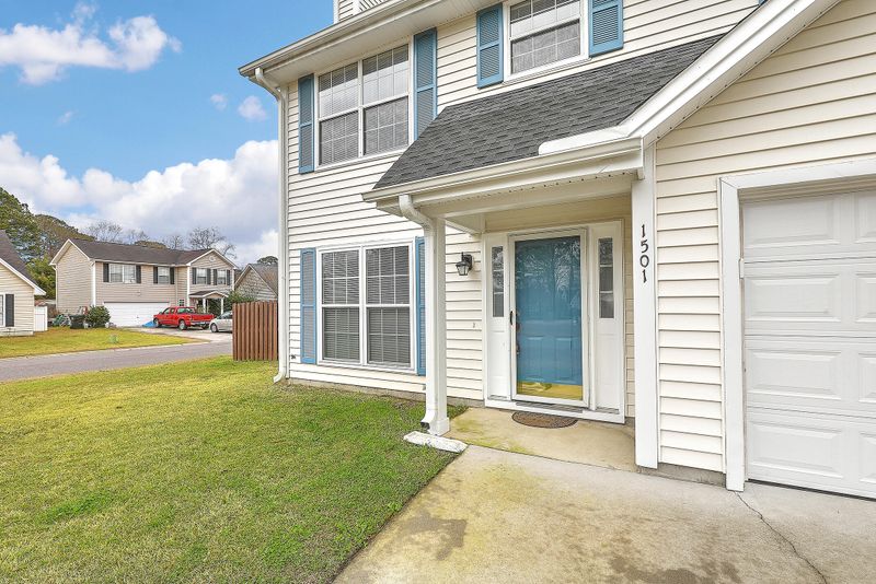 1501 Linden Ln, Goose Creek, SC 29445