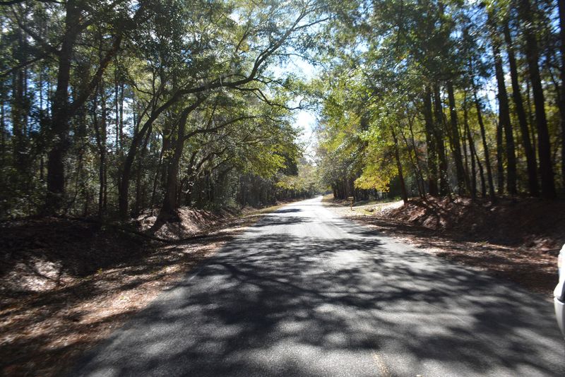 2 Red House Rd, Edisto Island, SC 29438
