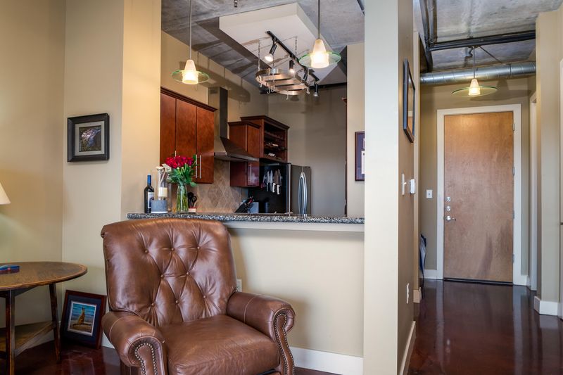 150 Bee St #706, Charleston, SC 29401