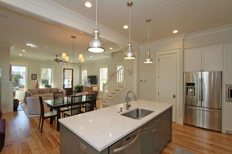 301 N Shelmore Blvd, Mount Pleasant, SC 29464