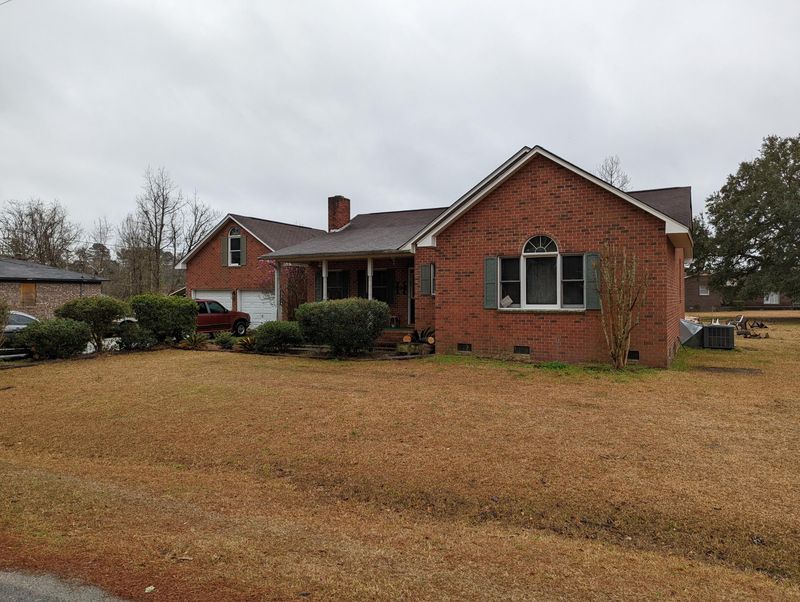 136 Ravenell St, Moncks Corner, SC 29461
