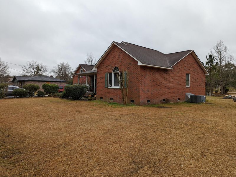 136 Ravenell St, Moncks Corner, SC 29461