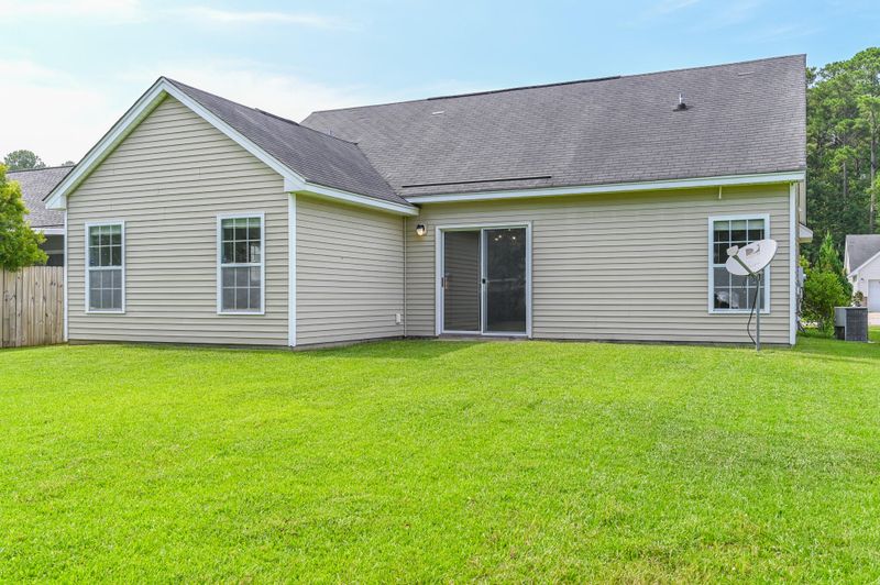 323 Slow Mill Dr, Goose Creek, SC 29445