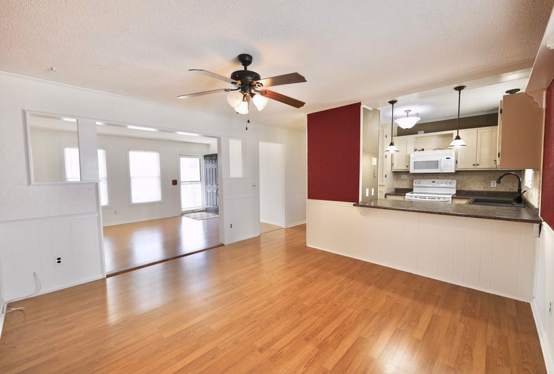 219 Trinity Pl, Ladson, SC 29456