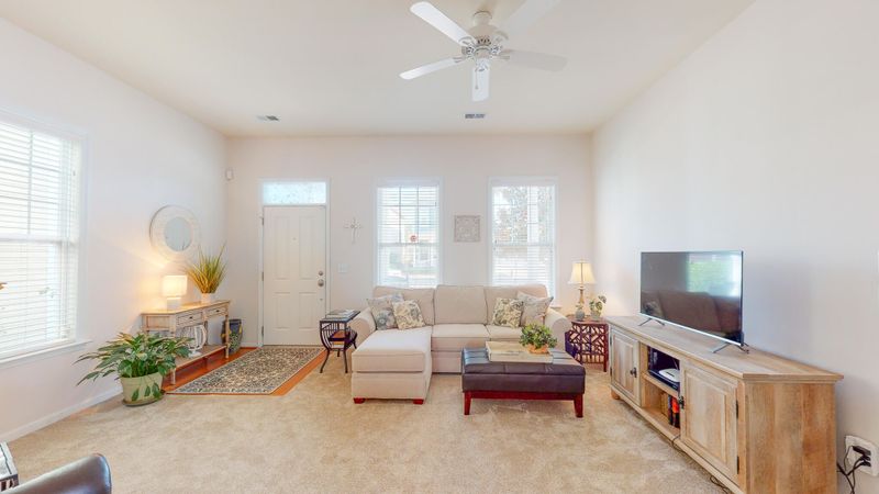 124 Hyacinth St, Summerville, SC 29483