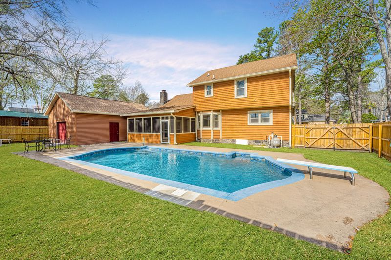 202 Dundee St, Summerville, SC 29483