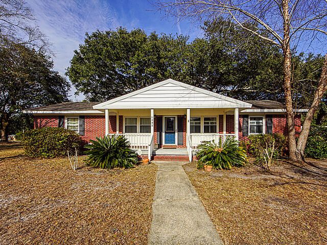 1482 Village Rd, Charleston, SC 29407