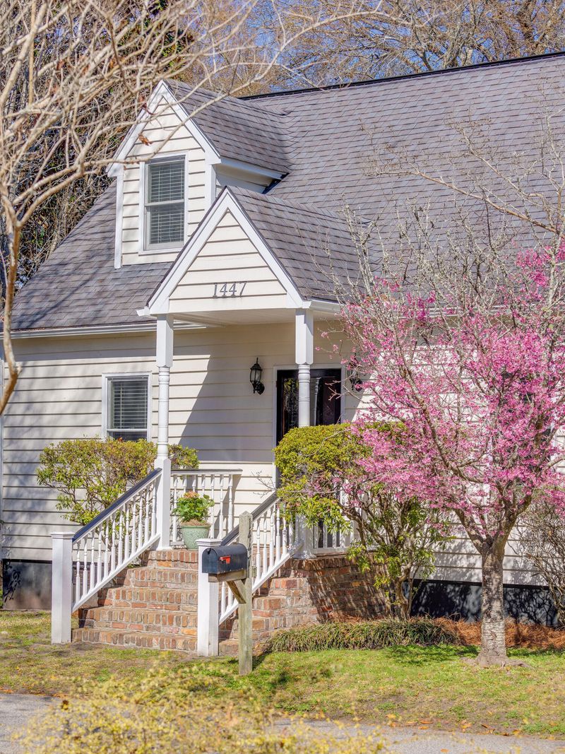 1447 N Point Ln, Mount Pleasant, SC 29464