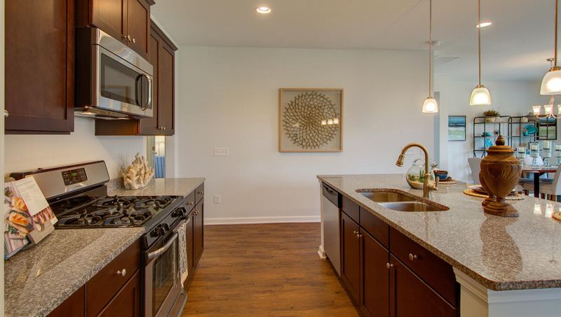 106 Oakwood Blvd, Summerville, SC 29486