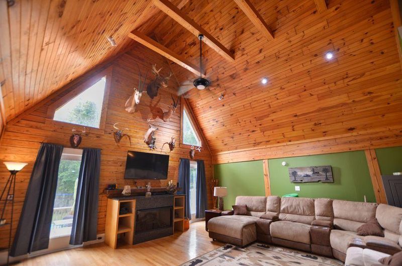 370 Society Rd, Mcclellanville, SC 29458