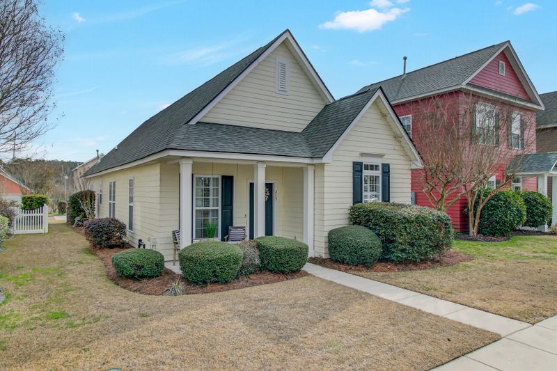213 Dandelion St, Summerville, SC 29483