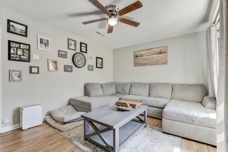 8734 Auburn Dr, North Charleston, SC 29406