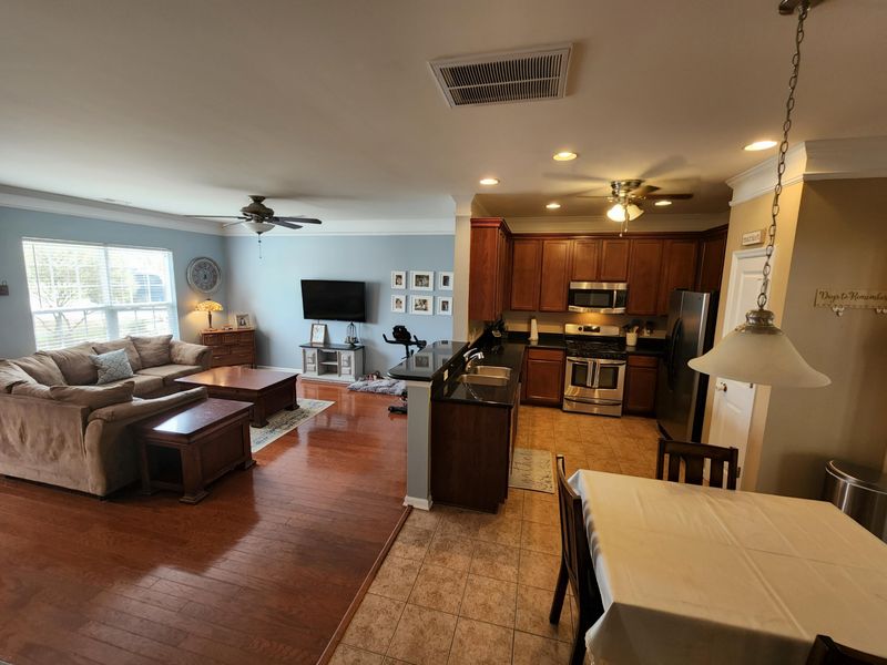 1040 Whitlow Blvd, Summerville, SC 29483