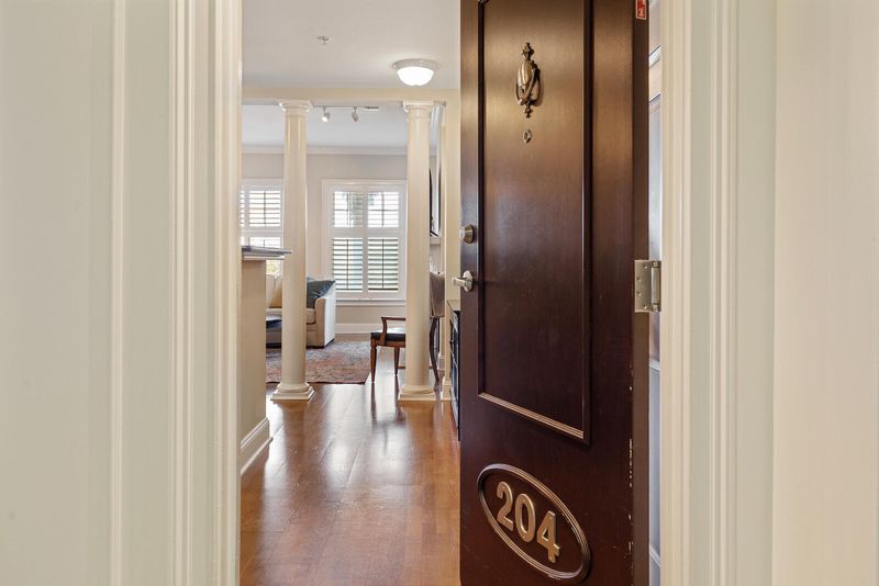 498 Albemarle Rd #204, Charleston, SC 29407