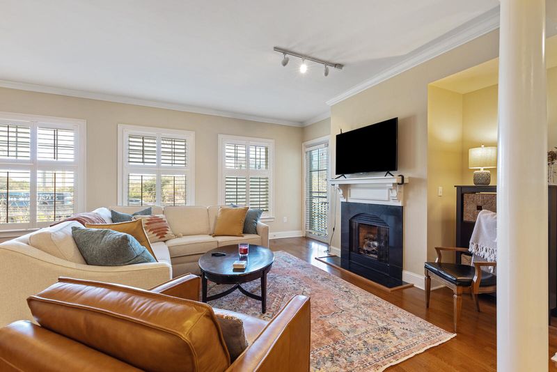 498 Albemarle Rd #204, Charleston, SC 29407