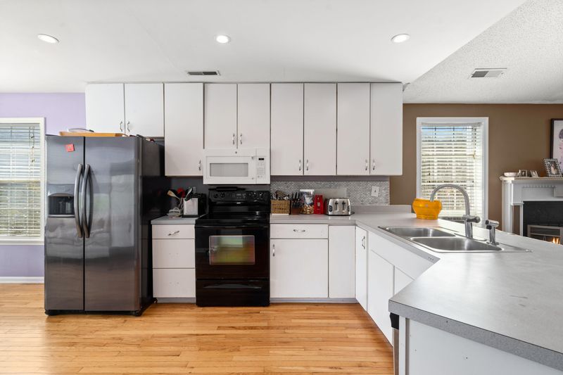 1086 Old Battery Cir, Charleston, SC 29412