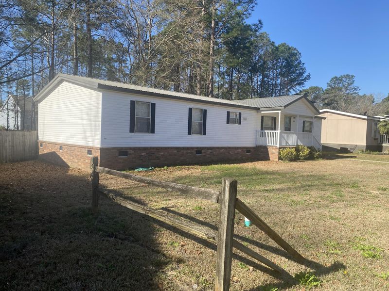 349 Grapevine Rd, Summerville, SC 29483