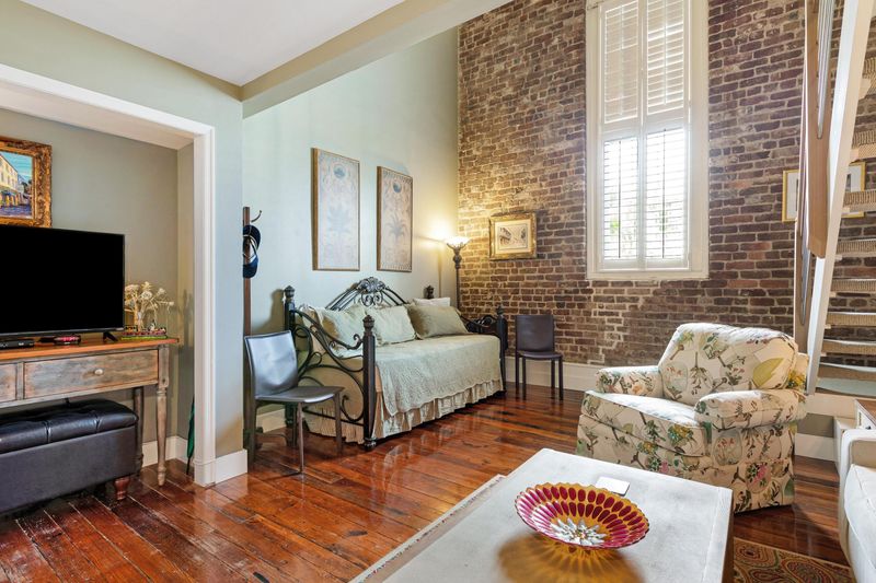 3 Queen St #210, Charleston, SC 29401
