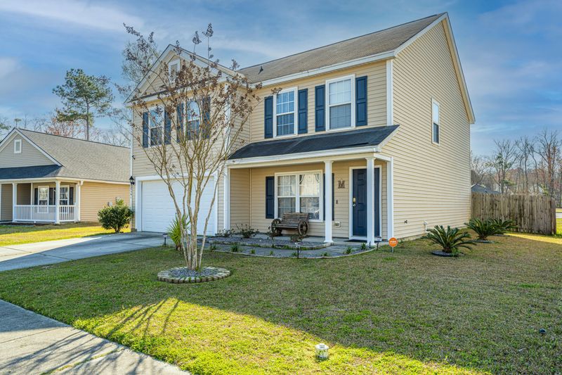 8561 Chloe Ln, North Charleston, SC 29406