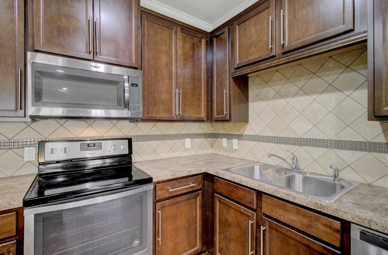 217 S Lamplighter Ln, Summerville, SC 29486